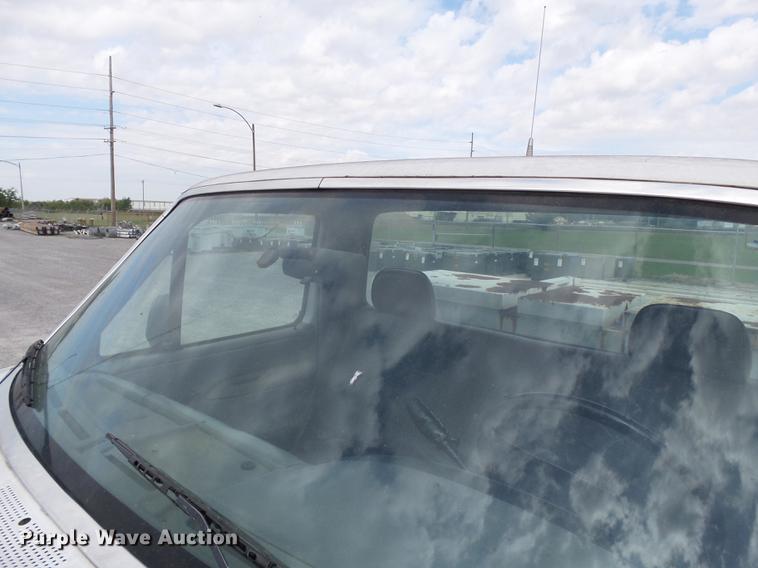 image for item DD2489 1995 Ford F150 pickup truck