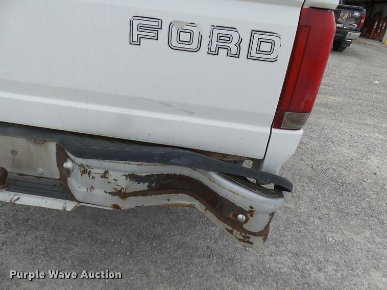 image for item DD2489 1995 Ford F150 pickup truck