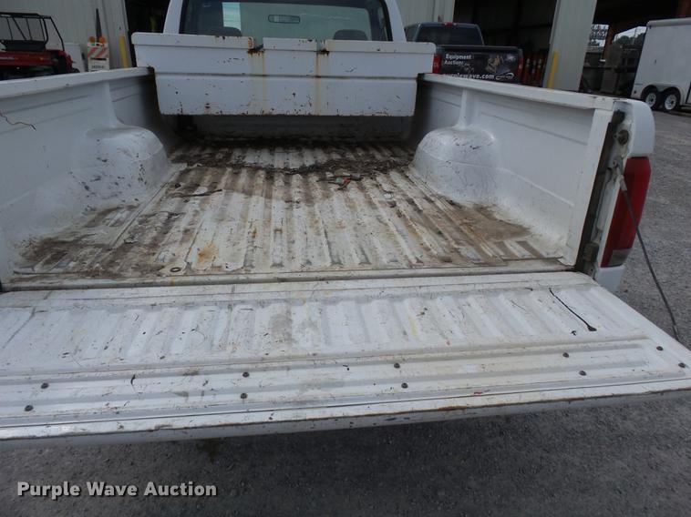 image for item DD2489 1995 Ford F150 pickup truck