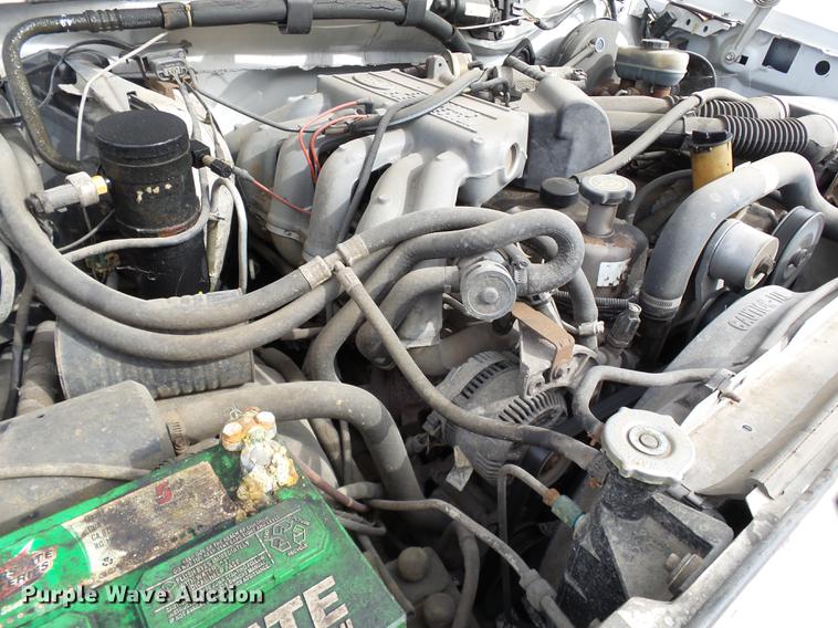 image for item DD2489 1995 Ford F150 pickup truck