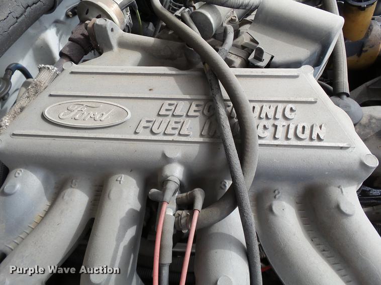 image for item DD2489 1995 Ford F150 pickup truck