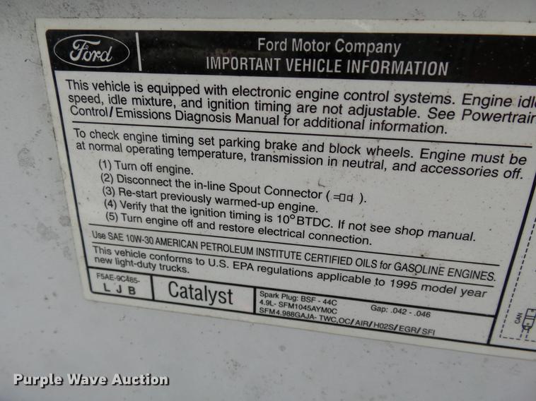 image for item DD2489 1995 Ford F150 pickup truck