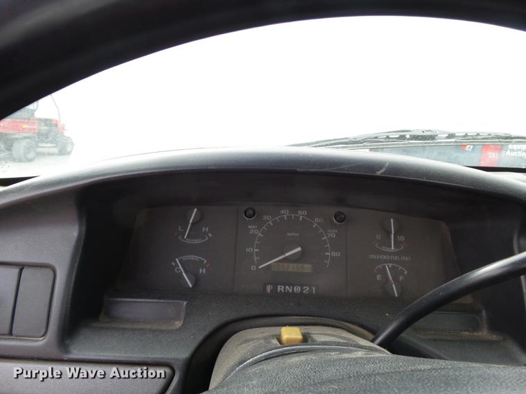 image for item DD2489 1995 Ford F150 pickup truck