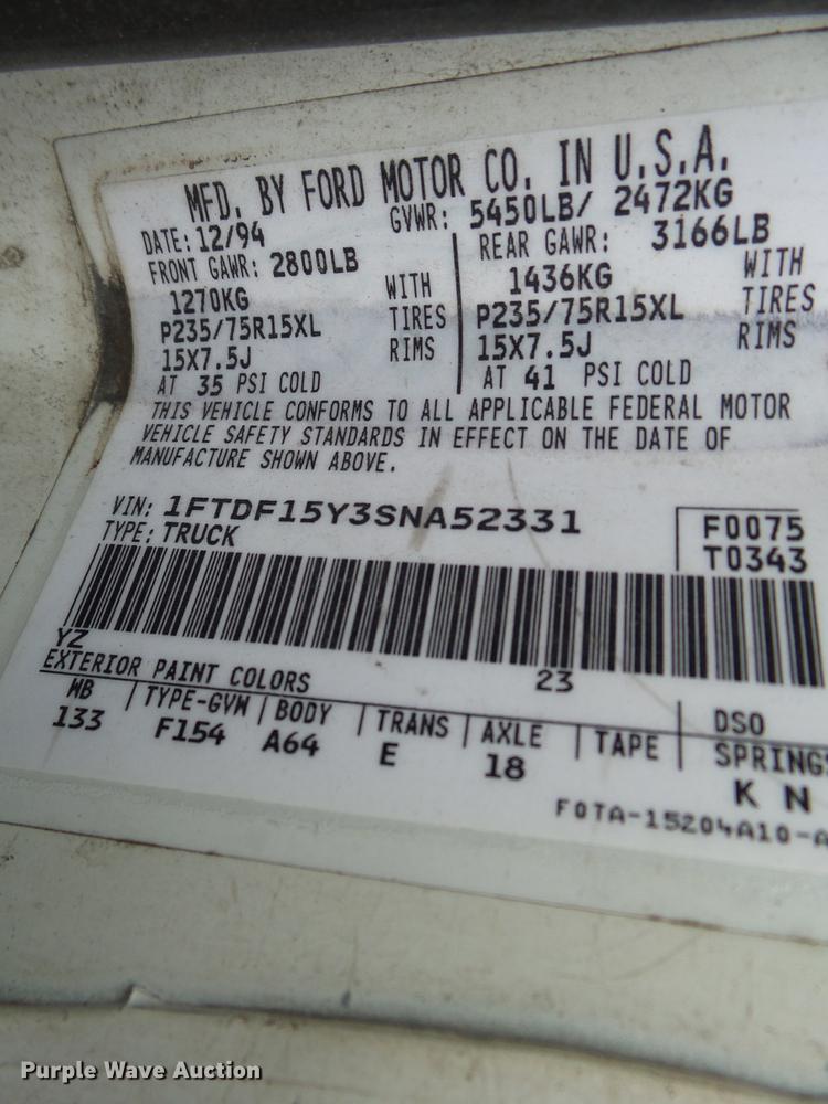 image for item DD2489 1995 Ford F150 pickup truck