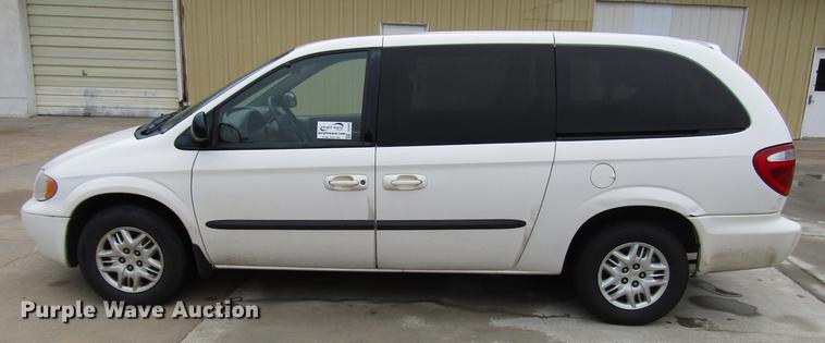 image for item DD3697 2003 Dodge Grand Caravan van