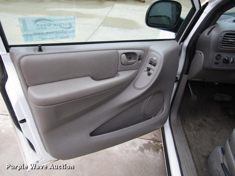 image for item DD3697 2003 Dodge Grand Caravan van