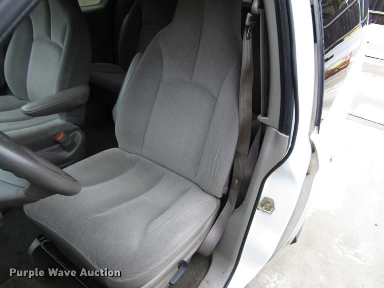 image for item DD3697 2003 Dodge Grand Caravan van