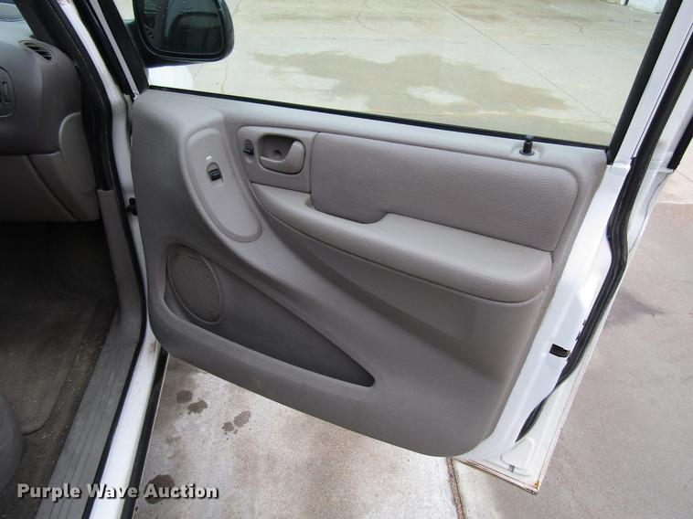 image for item DD3697 2003 Dodge Grand Caravan van
