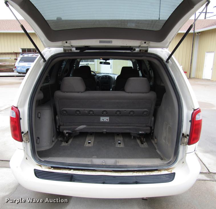 image for item DD3697 2003 Dodge Grand Caravan van