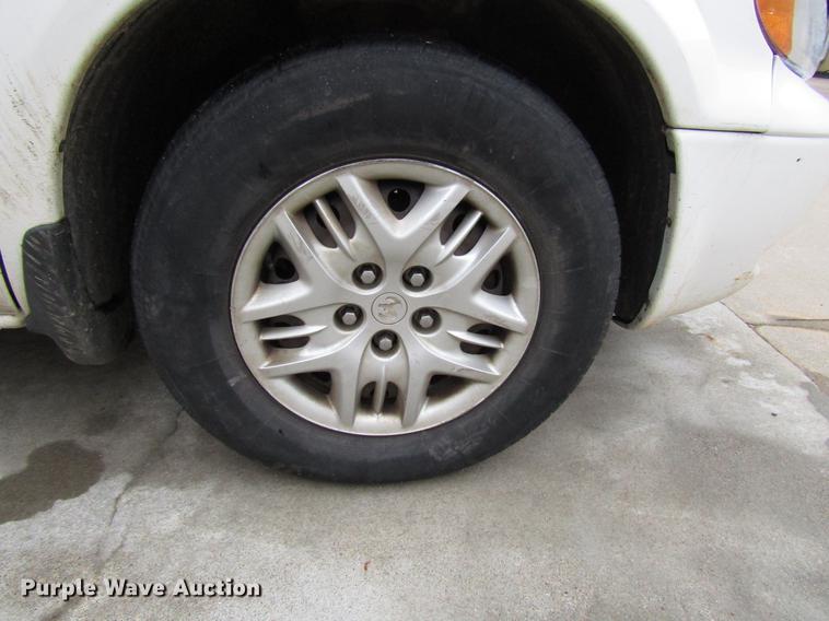 image for item DD3697 2003 Dodge Grand Caravan van