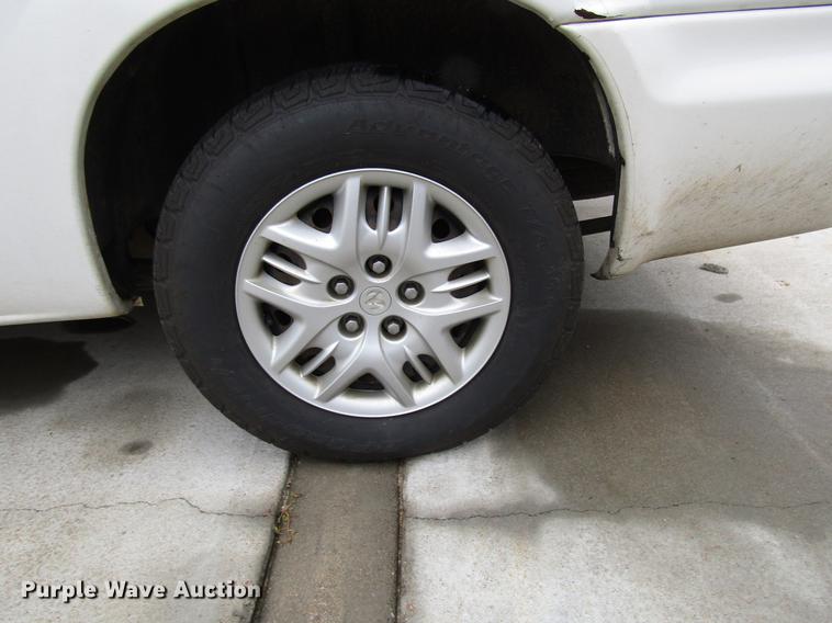 image for item DD3697 2003 Dodge Grand Caravan van