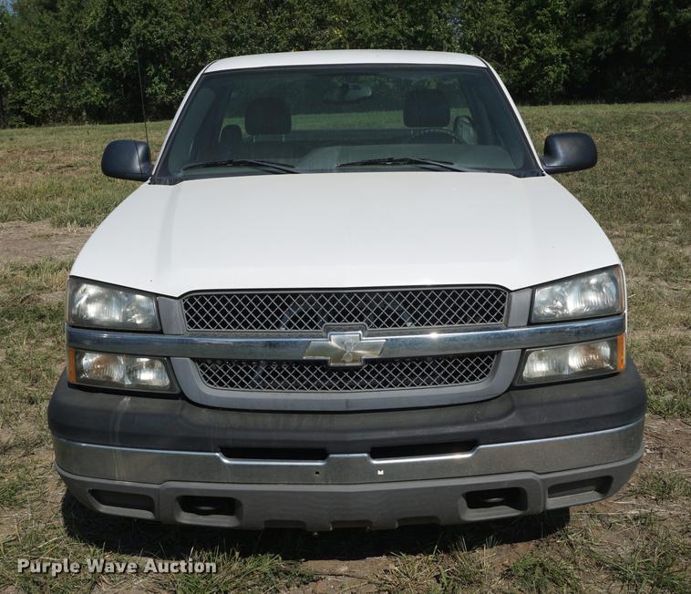 image for item DD6549 2004 Chevrolet Silverado 1500 pickup truck