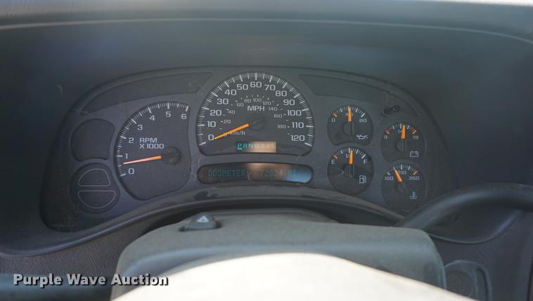 image for item DD6549 2004 Chevrolet Silverado 1500 pickup truck