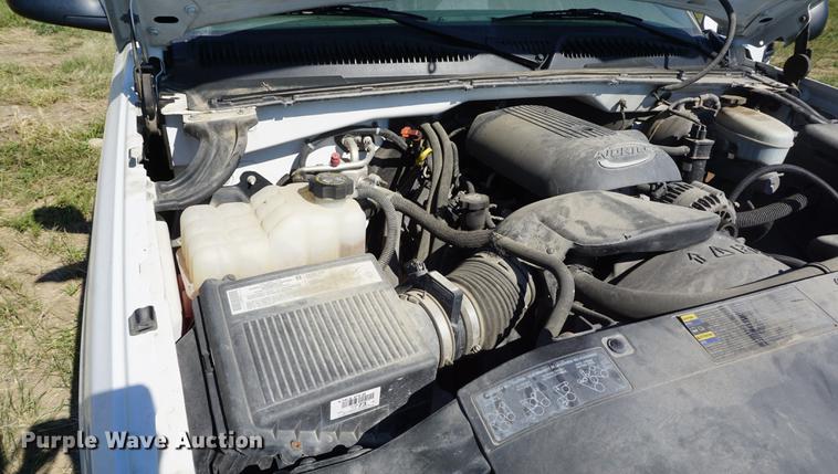 image for item DD6549 2004 Chevrolet Silverado 1500 pickup truck