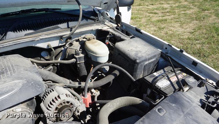 image for item DD6549 2004 Chevrolet Silverado 1500 pickup truck