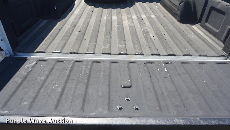 image for item DD6549 2004 Chevrolet Silverado 1500 pickup truck