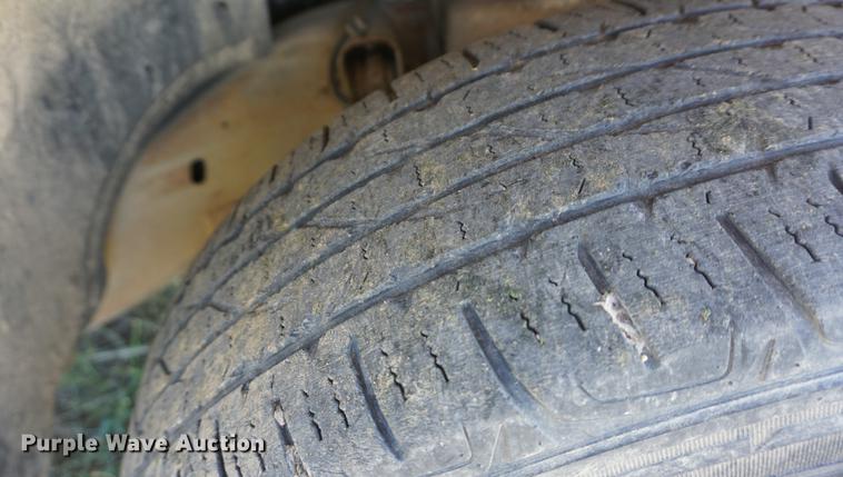 image for item DD6549 2004 Chevrolet Silverado 1500 pickup truck