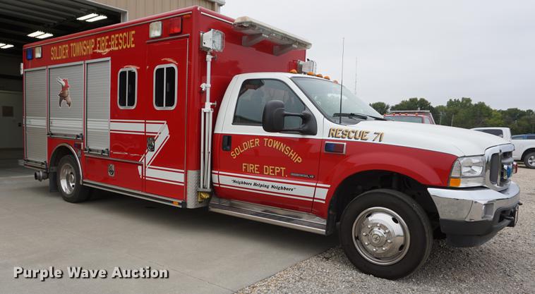 image for item DD6622 2002 Ford F550 Super Duty fire truck