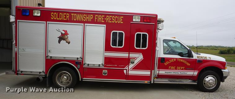 image for item DD6622 2002 Ford F550 Super Duty fire truck
