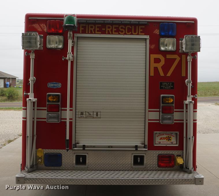 image for item DD6622 2002 Ford F550 Super Duty fire truck
