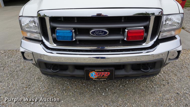 image for item DD6622 2002 Ford F550 Super Duty fire truck