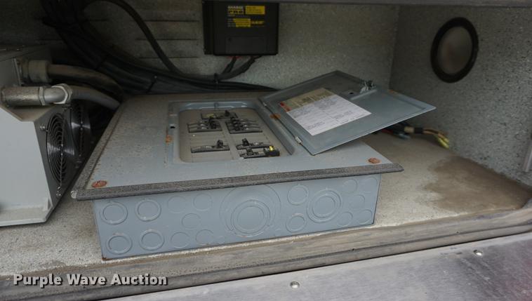 image for item DD6622 2002 Ford F550 Super Duty fire truck