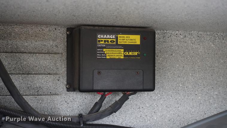 image for item DD6622 2002 Ford F550 Super Duty fire truck