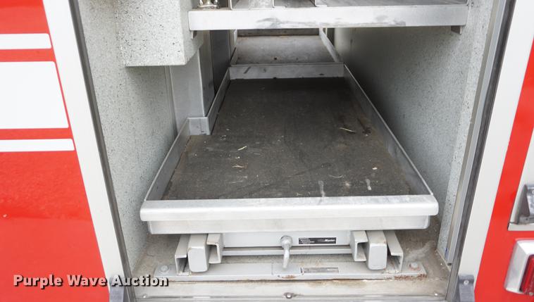 image for item DD6622 2002 Ford F550 Super Duty fire truck