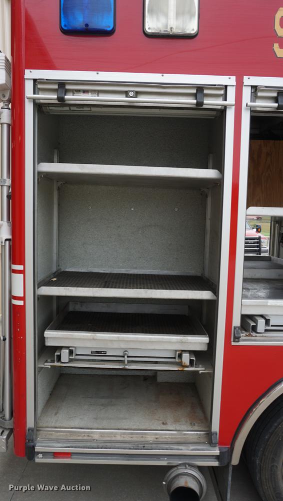 image for item DD6622 2002 Ford F550 Super Duty fire truck