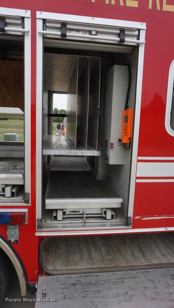 image for item DD6622 2002 Ford F550 Super Duty fire truck