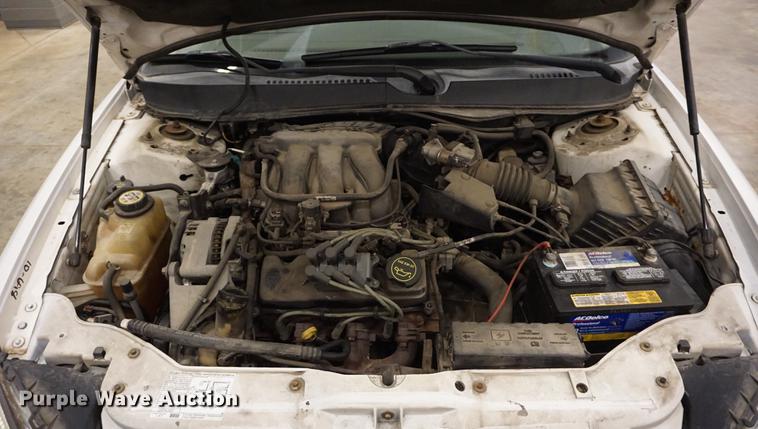 image for item DD6628 2004 Ford Taurus