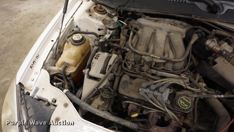 image for item DD6628 2004 Ford Taurus