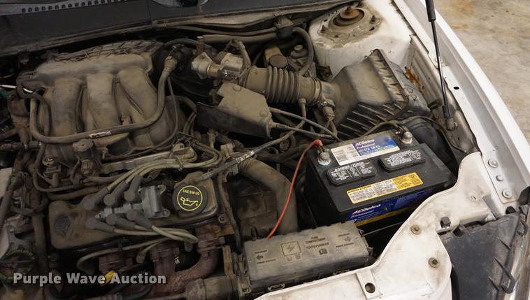 image for item DD6628 2004 Ford Taurus