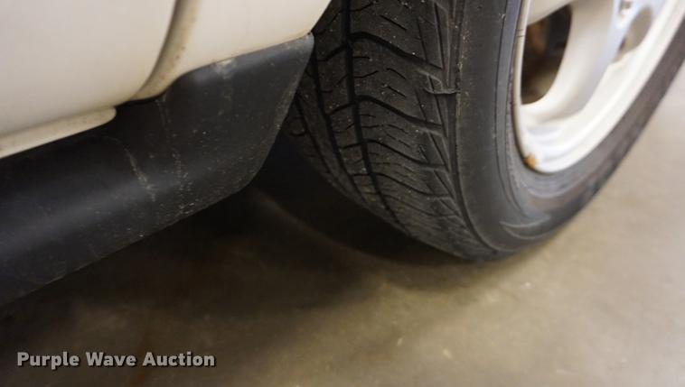 image for item DD6628 2004 Ford Taurus