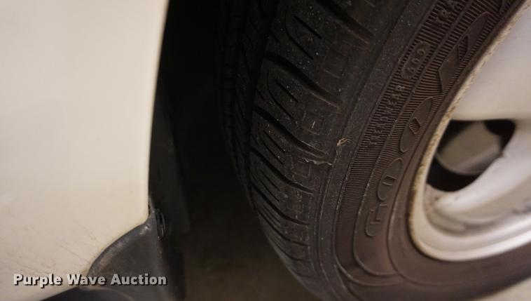 image for item DD6628 2004 Ford Taurus