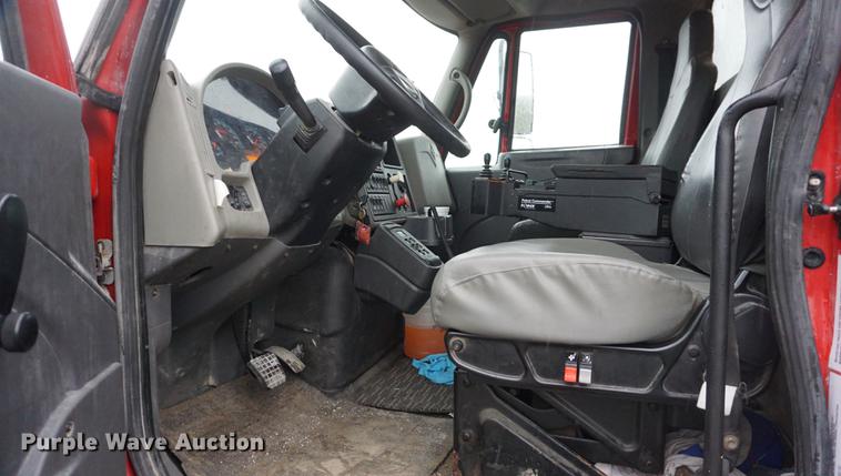 image for item DD6641 2008 International 7400 dump truck