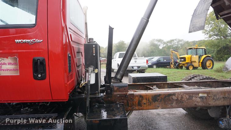 image for item DD6641 2008 International 7400 dump truck