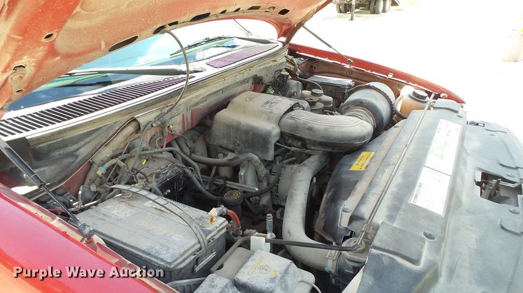 image for item DD7412 2000 Ford F150 flatbed pickup truck