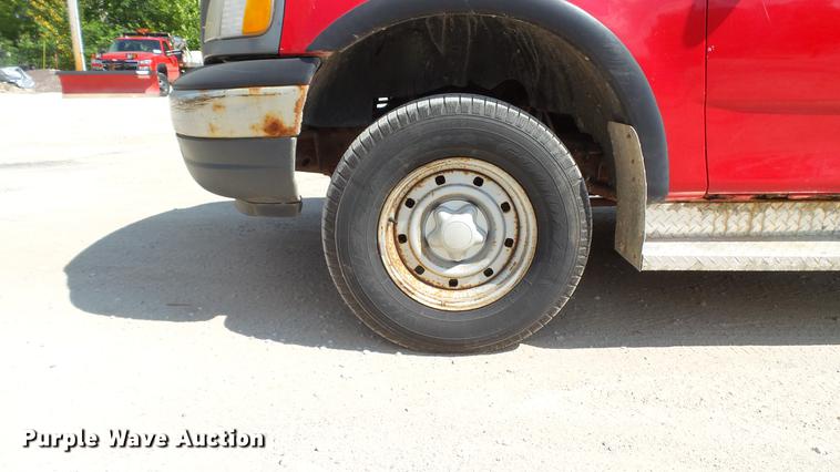 image for item DD7412 2000 Ford F150 flatbed pickup truck