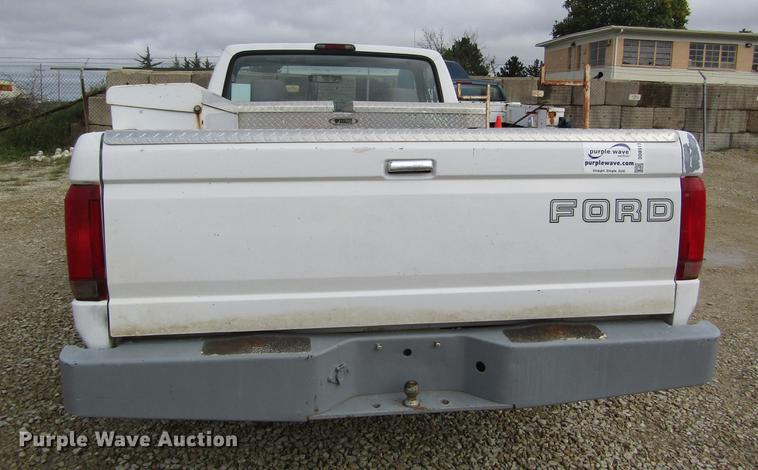 image for item DD8913 1995 Ford F150 pickup truck
