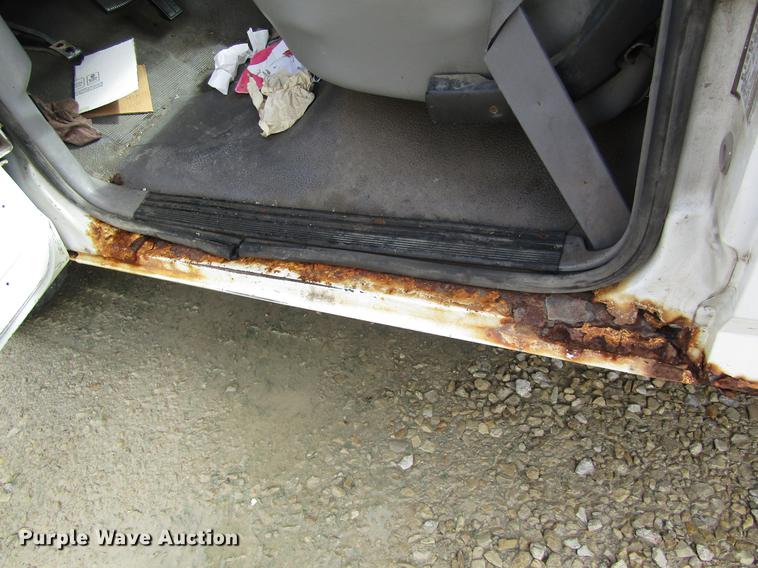 image for item DD8913 1995 Ford F150 pickup truck