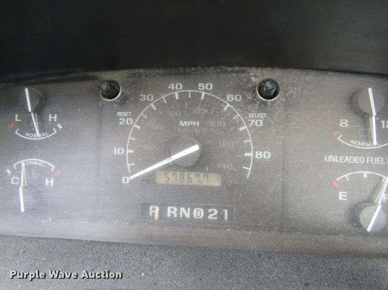 image for item DD8913 1995 Ford F150 pickup truck