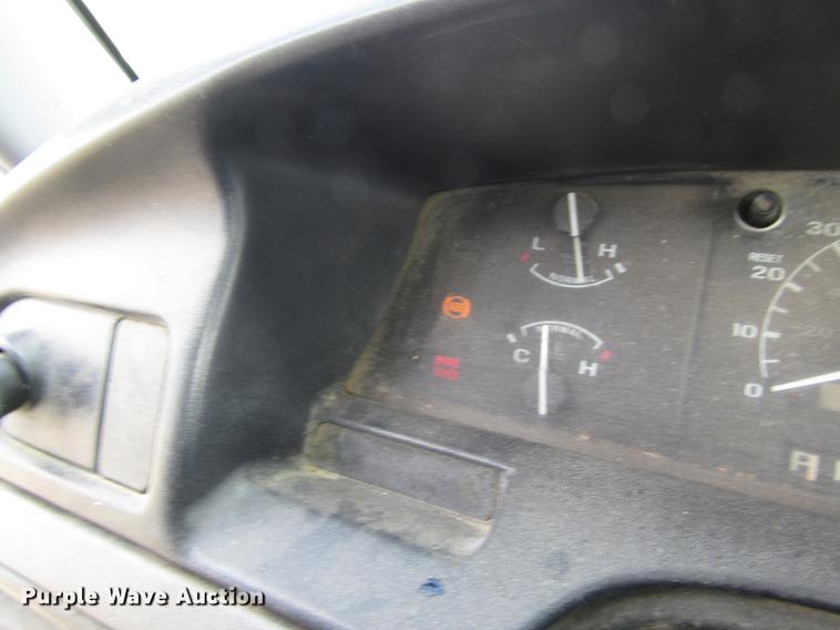 image for item DD8913 1995 Ford F150 pickup truck