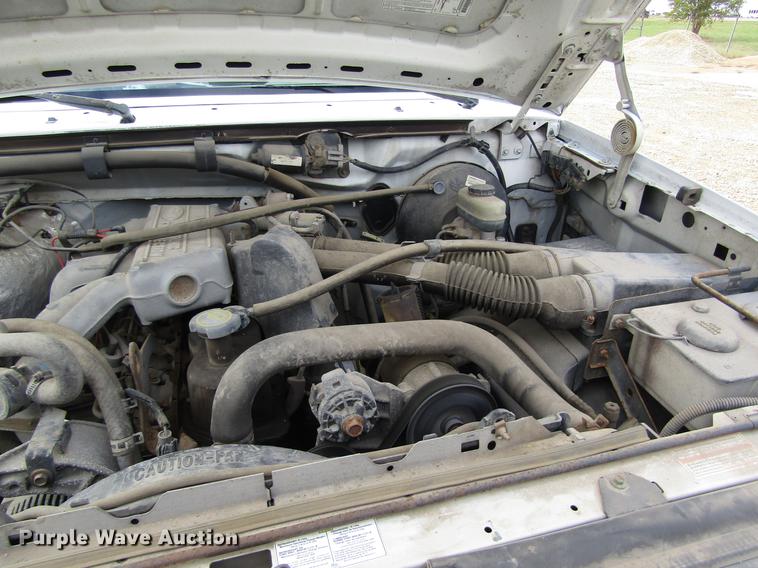 image for item DD8913 1995 Ford F150 pickup truck