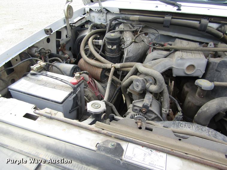 image for item DD8913 1995 Ford F150 pickup truck