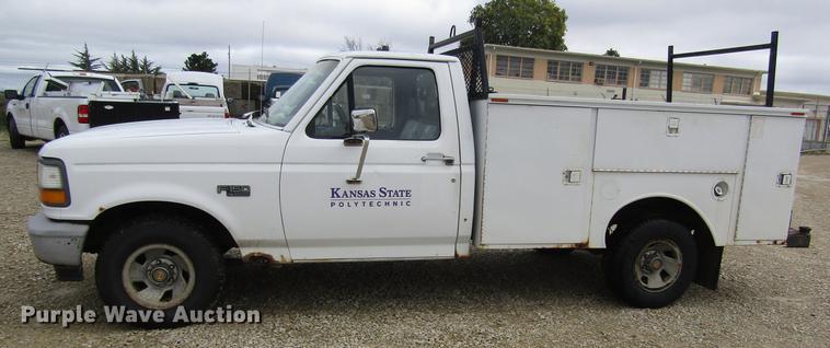 image for item DD8914 1993 Ford F150 utility bed pickup truck