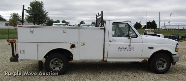 image for item DD8914 1993 Ford F150 utility bed pickup truck