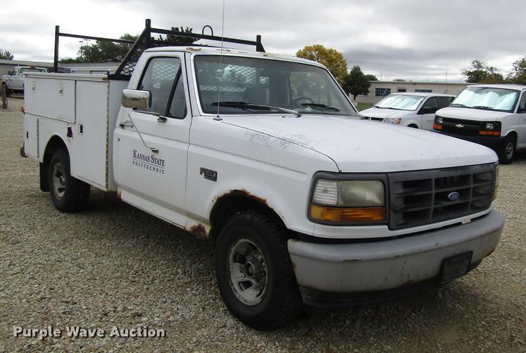 image for item DD8914 1993 Ford F150 utility bed pickup truck