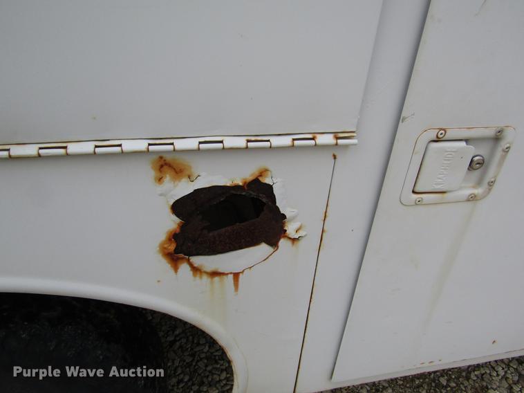 image for item DD8914 1993 Ford F150 utility bed pickup truck