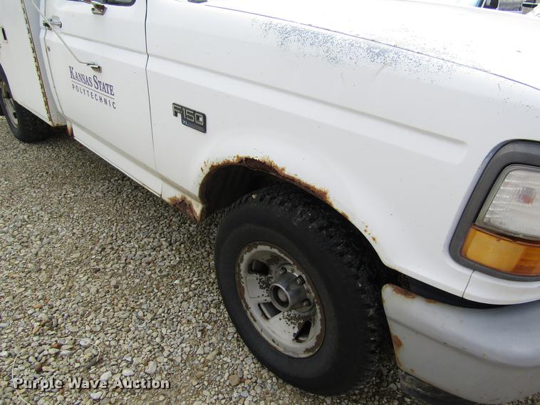 image for item DD8914 1993 Ford F150 utility bed pickup truck